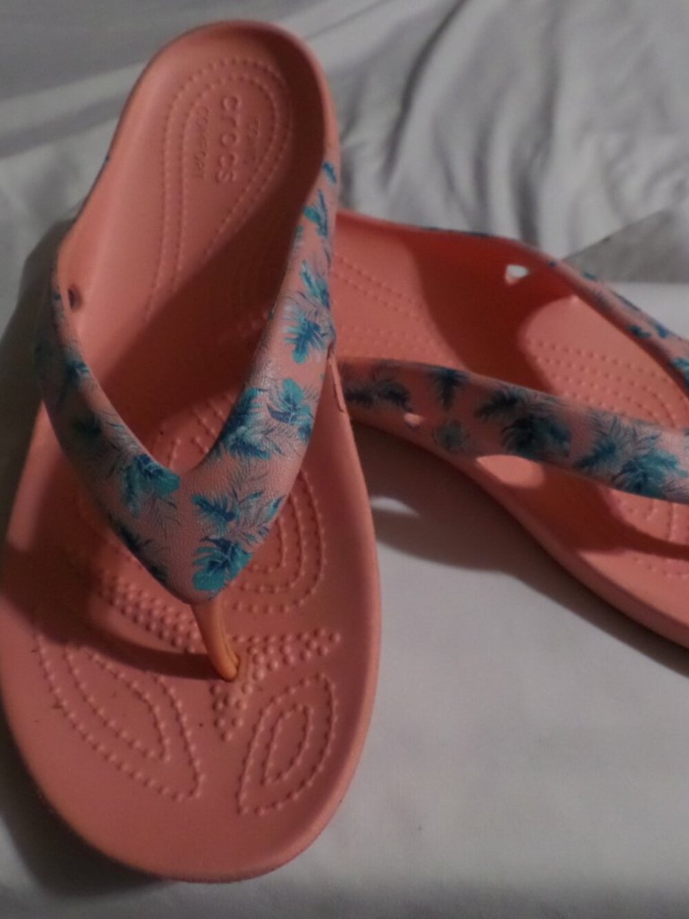 Crocs Women’s Kadee II Seasonal Printed Flip Flops – Size 7